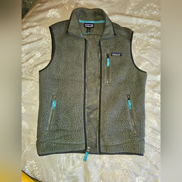 Retro Pile Vest - Picture 5 of 5